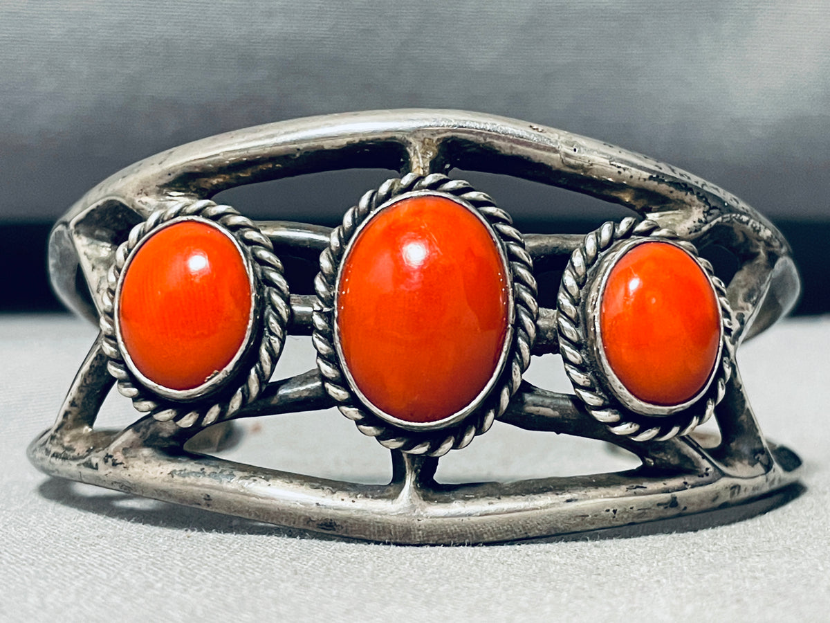 希少／VINTAGE-NAVAJO／80s後期〜90s作品／STERLING One Of The Best Vintage Native American Navajo Chunky Coral