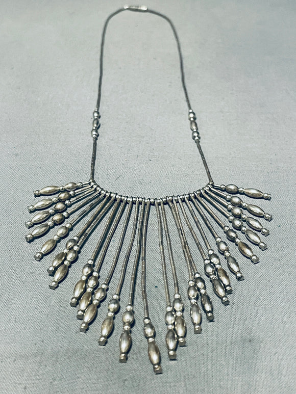 Native American Dropdead Fab!! Vintage Navajo Graduating Sterling Silver Necklace-Nativo Arts