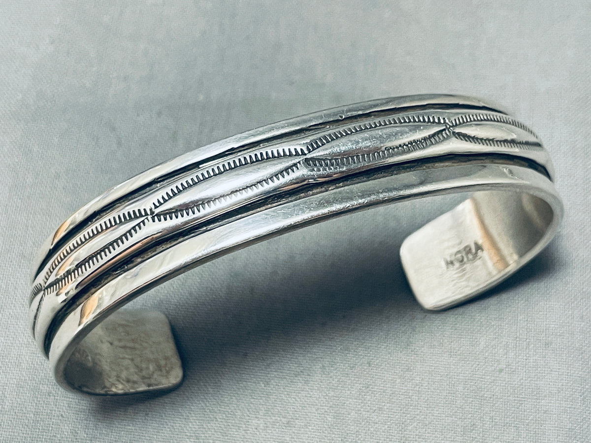 インディアンジュエリー NORA STERLING VintageBangle fd49c3f5-4e5a-51d3-a5ef-