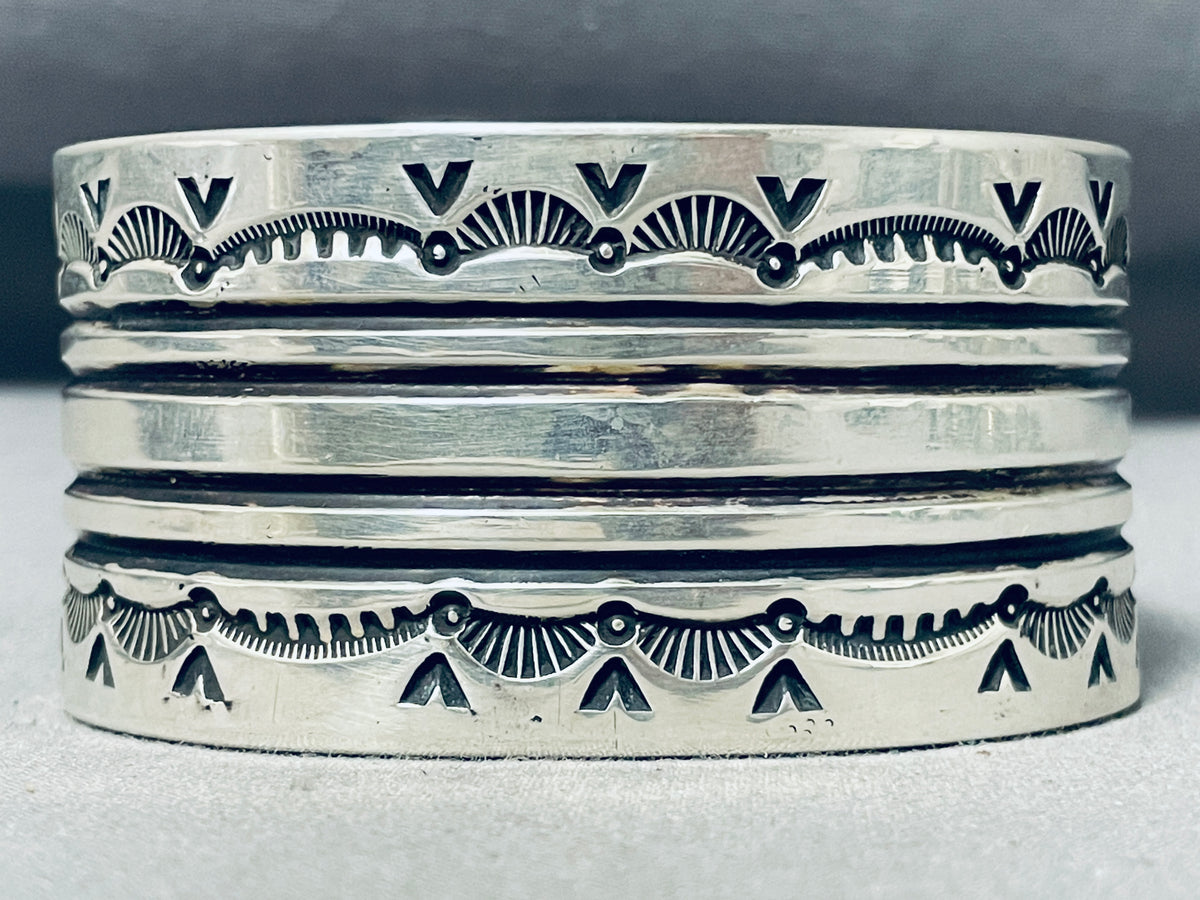 最終値下げ　navajo族　silver bangle Enormous Heavy 128 Grams Vintage Native American Navajo Sterling