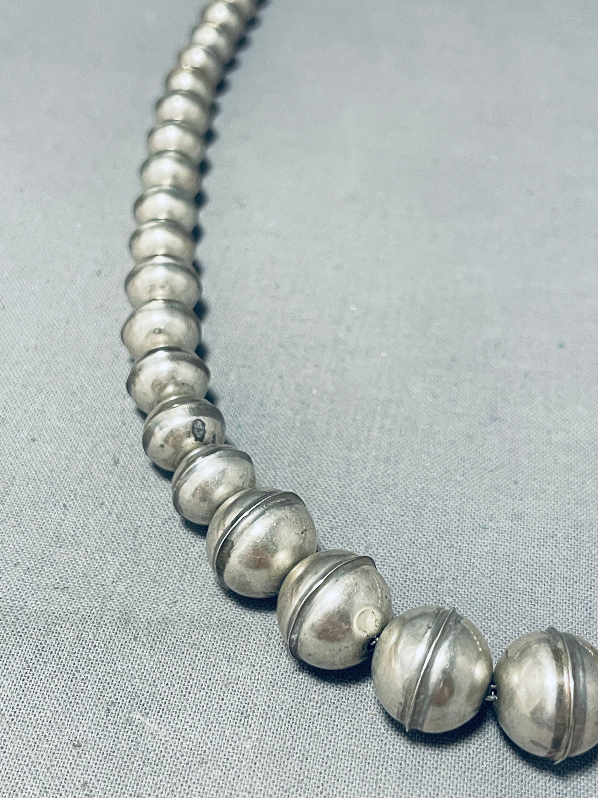 Superb Vintage Native American Navajo Graduated Sterling Silver