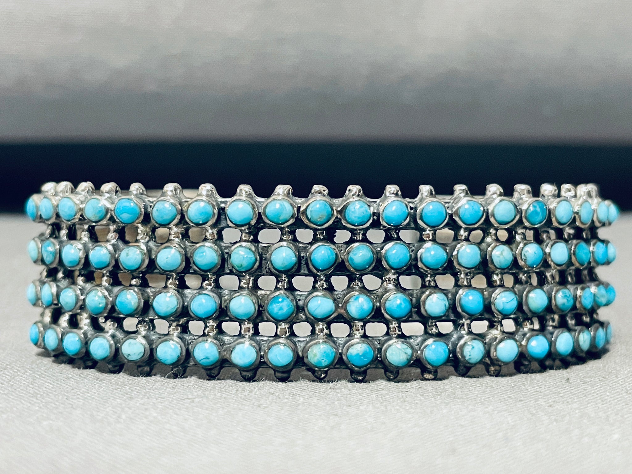 Vintage Native American Zuni Snake Eyes Turquoise high quality Cuff Single Row