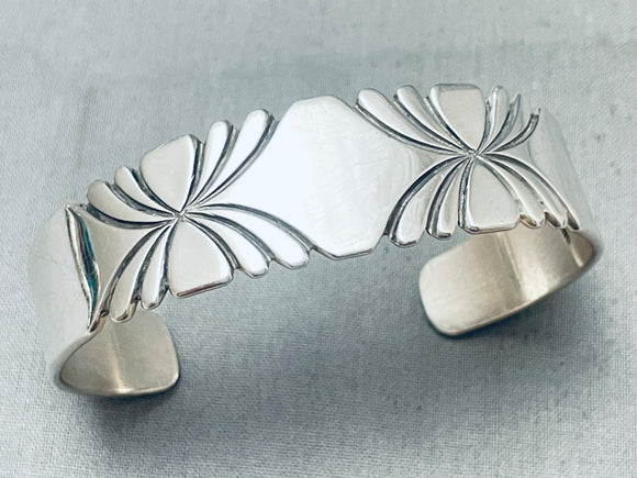 Important Yellowhoirse Vintage Native American Navajo Sterling Silver Bracelet