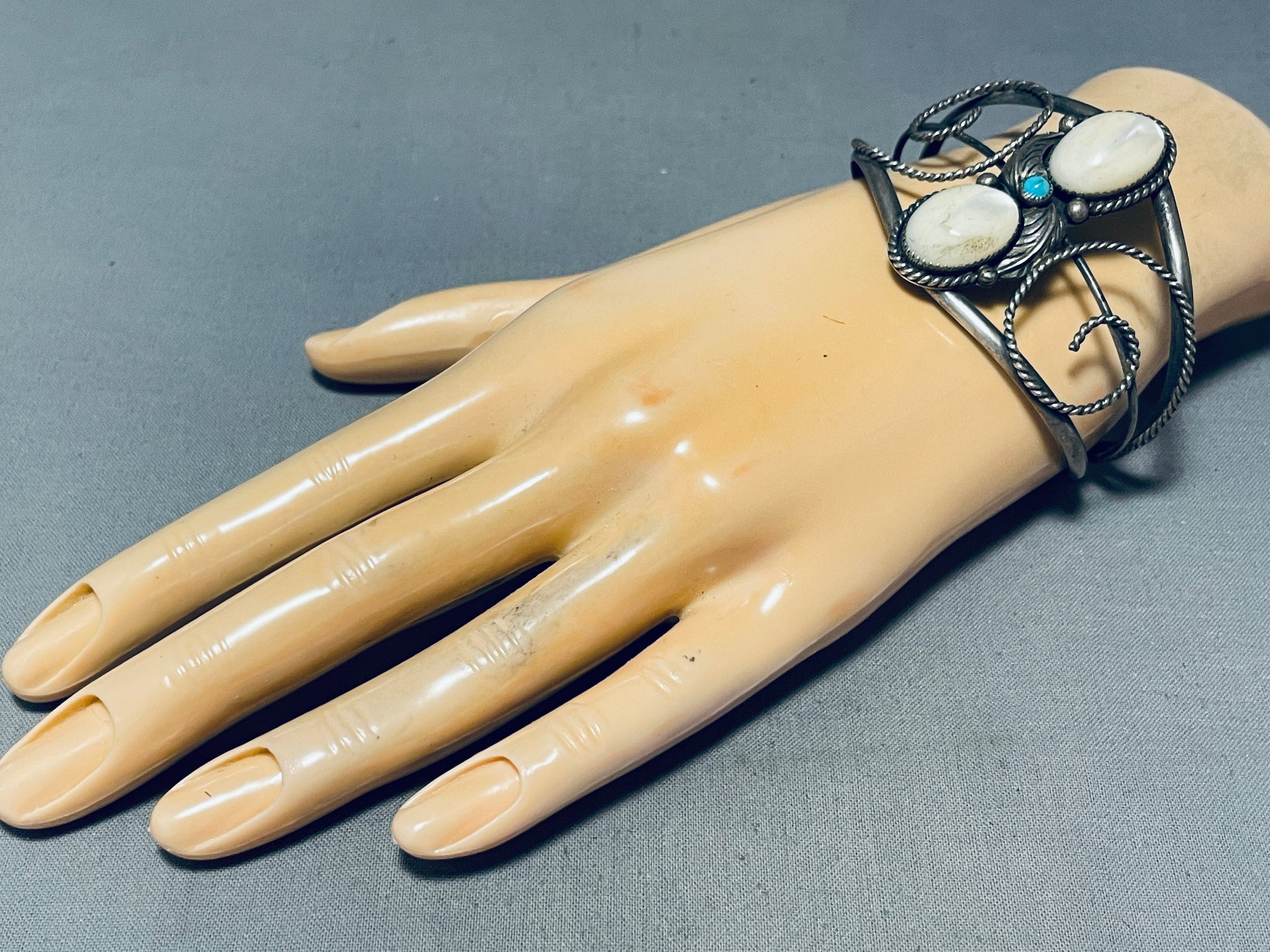 Elegant Vintage Native American Navajo 2 Mother Of Pearl Turquoise