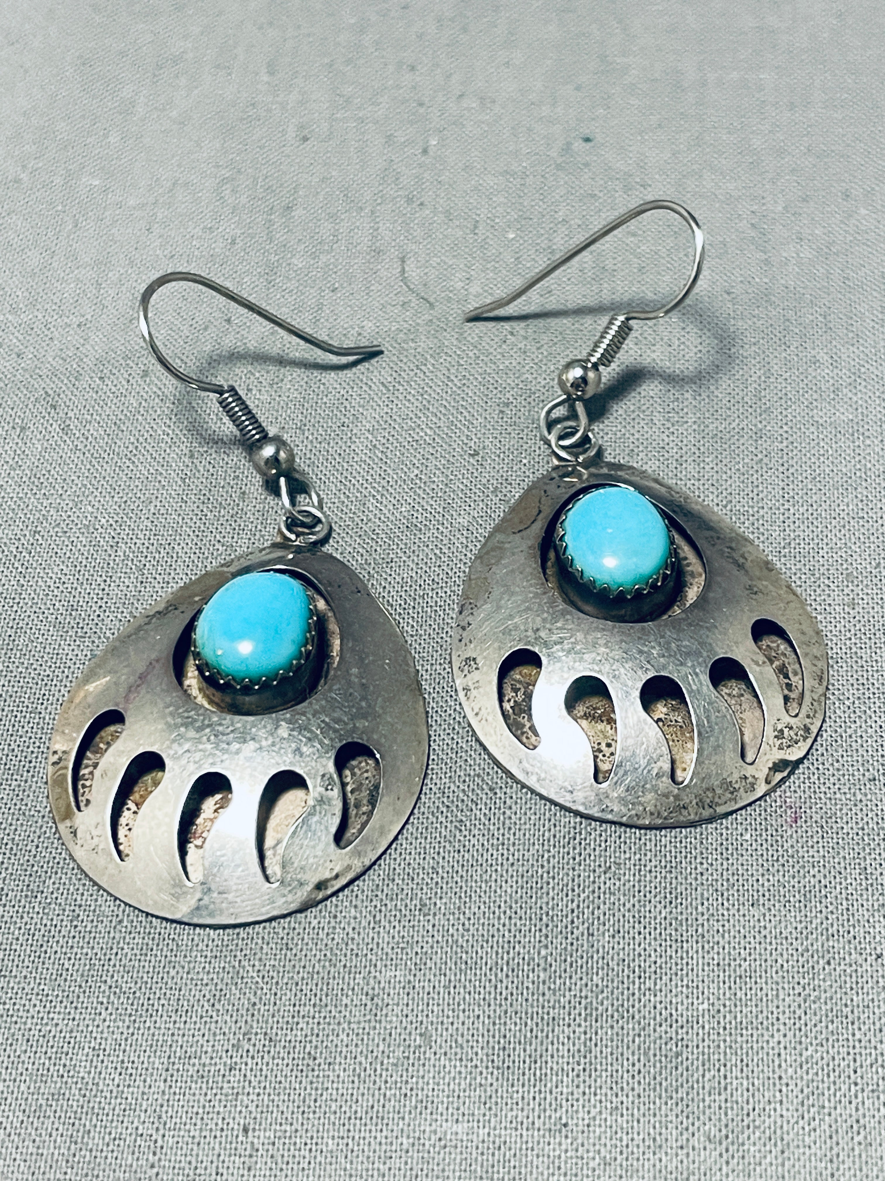 Handmade Native American Navajo sleeping beauty turquoise Sterling Silver Dangle outlet heart Earrings