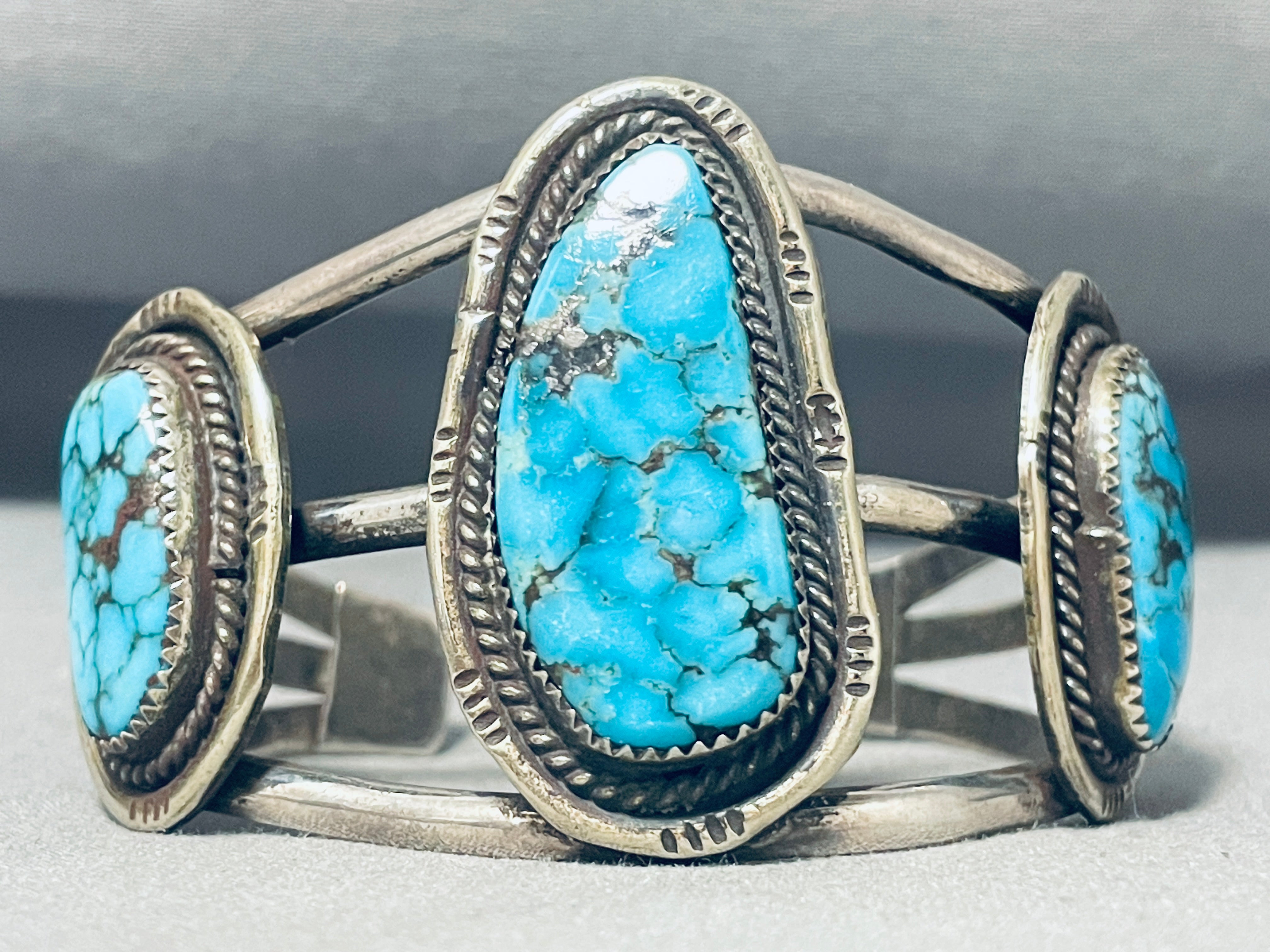 One Of The Finest Vintage Native American Navajo Blue Diamond 
