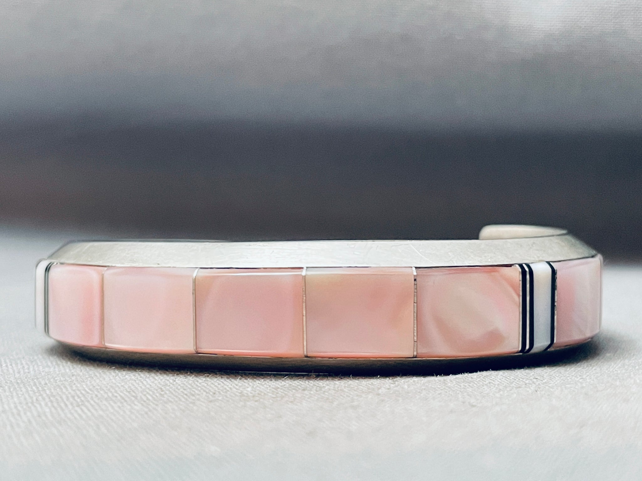 6 Inch Wrist Vintage Native American Navajo Pink Pearl Inlay  display picture 1