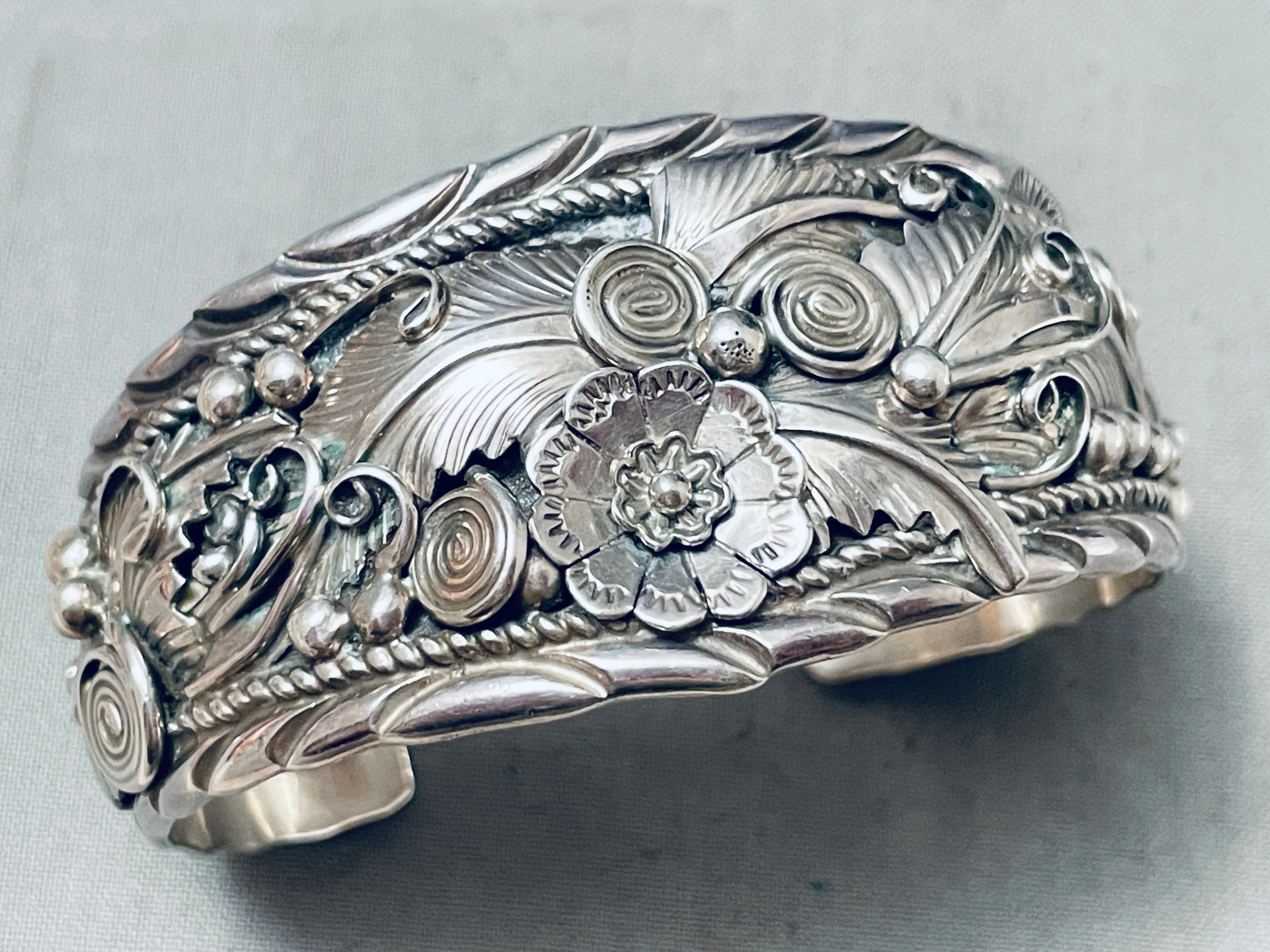 Detailed Leaf Jungle Vintage Native American Navajo Sterling