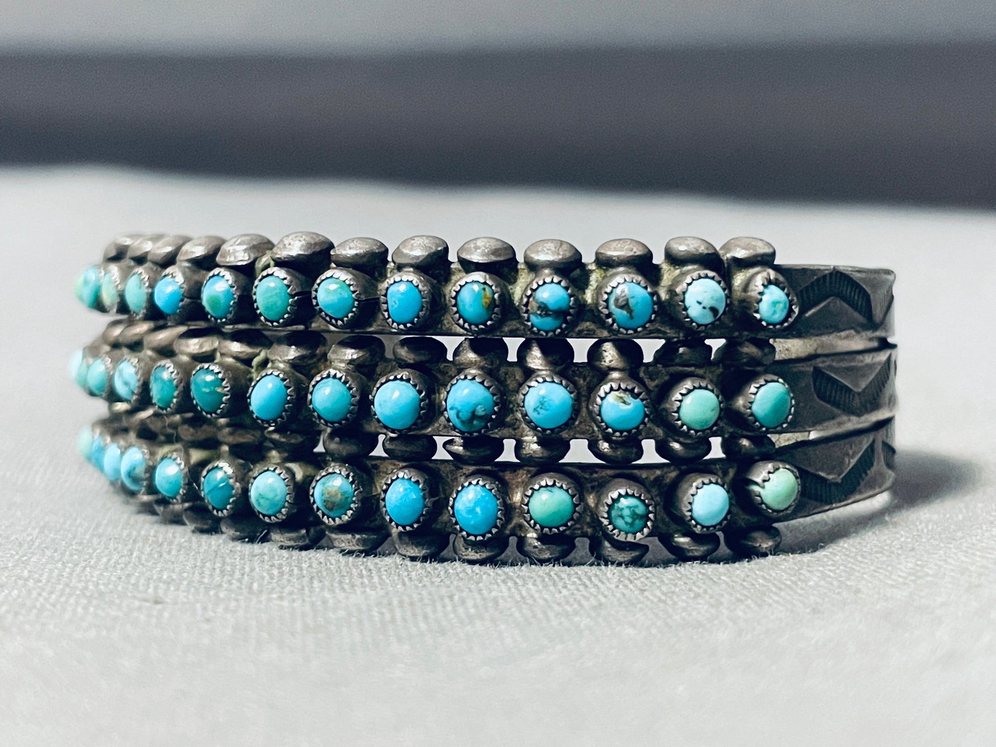 Vintage Native Sterling & Turquoise Snake Eyes Bangle Bracelet 7 outlet