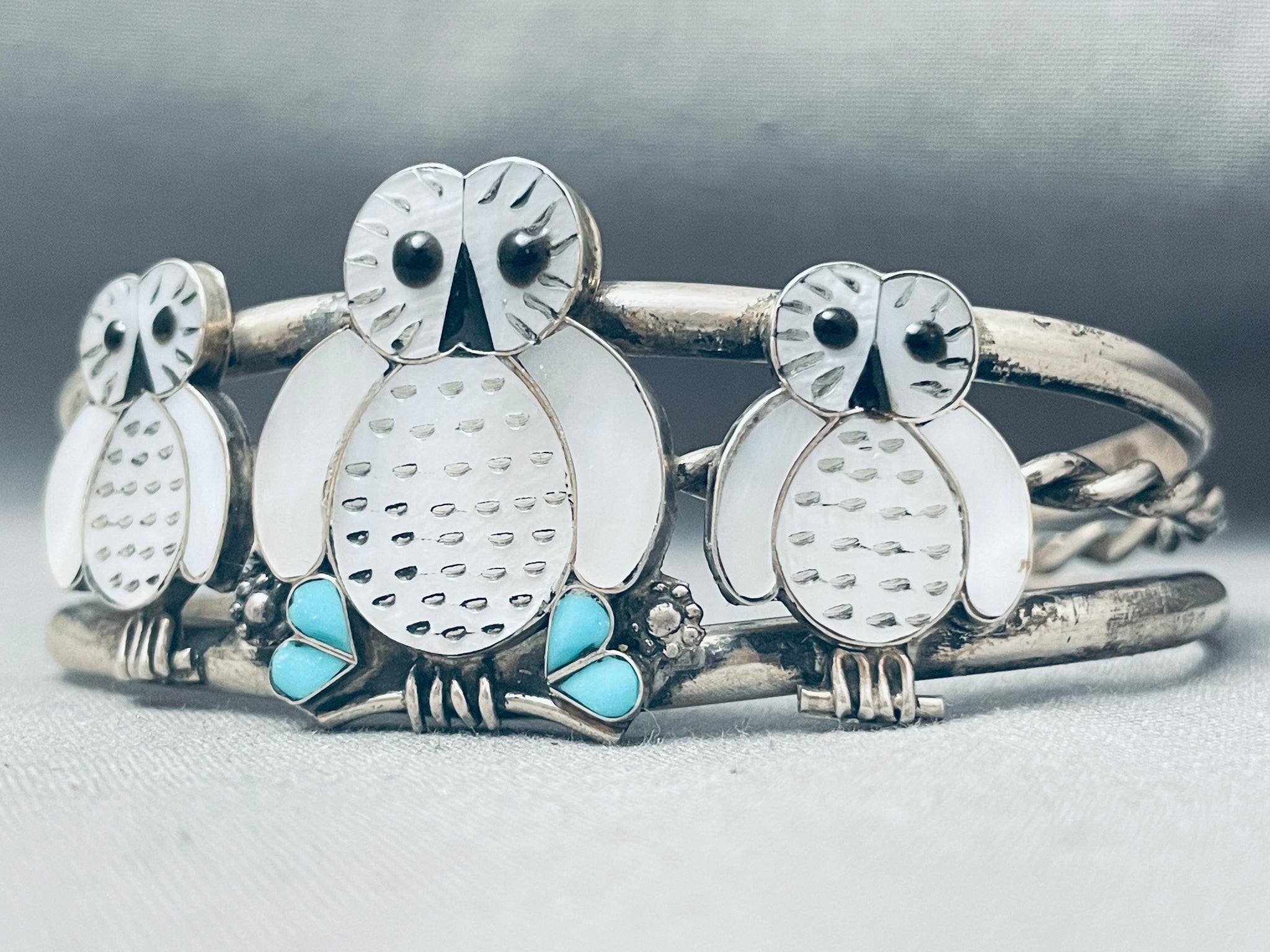 Important White Owl Vintage Native American Zuni Pearl Turquoise