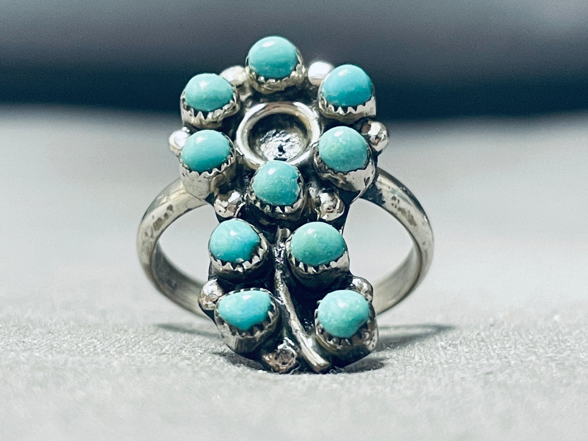 Vintage Navajo Floral Turquoise Sterling Silver Ring with Twisted top Rope Detail