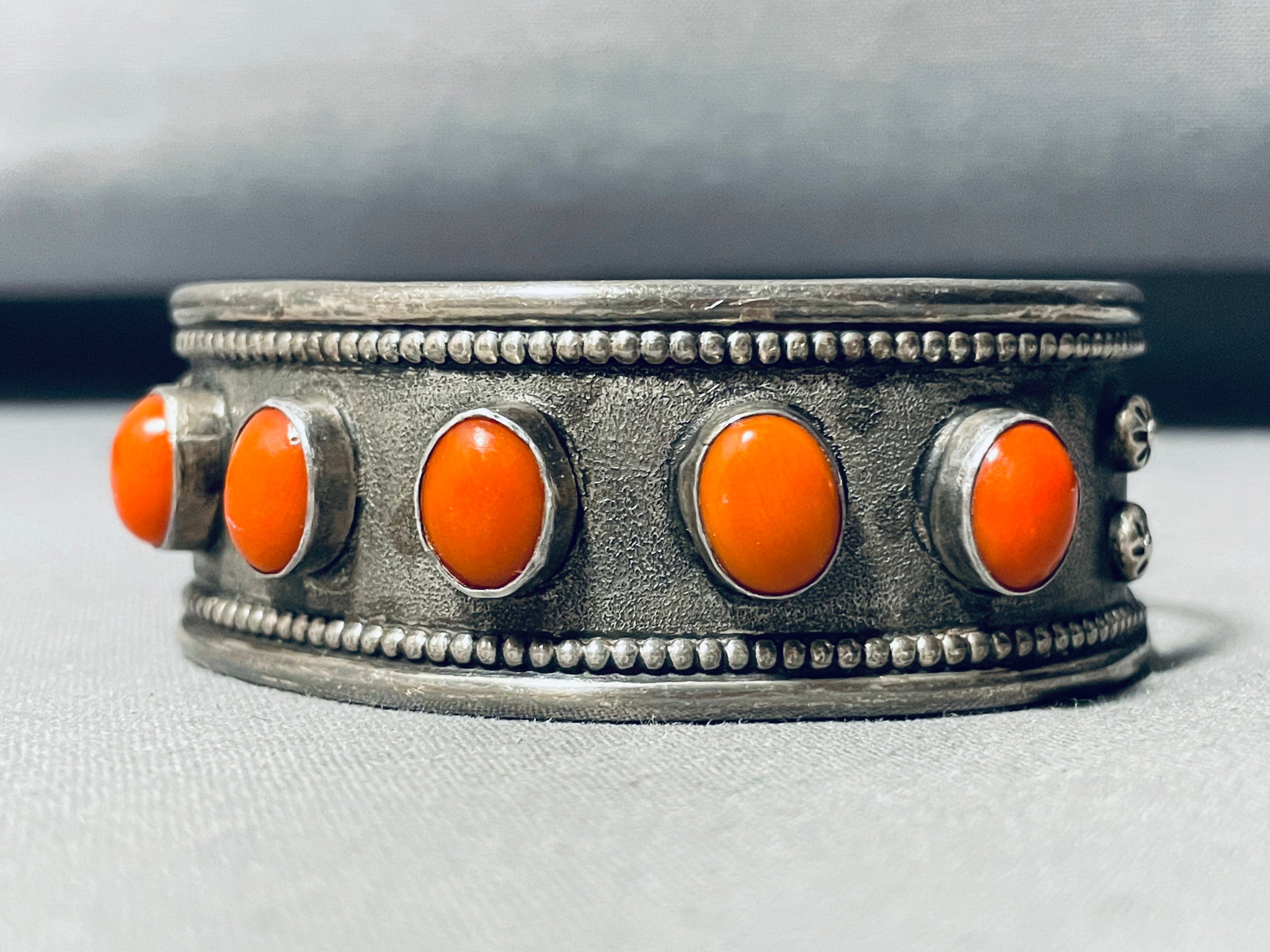 Jawdrop Fab Vintage Native American Navajo Domed Coral Sterling Silver ...