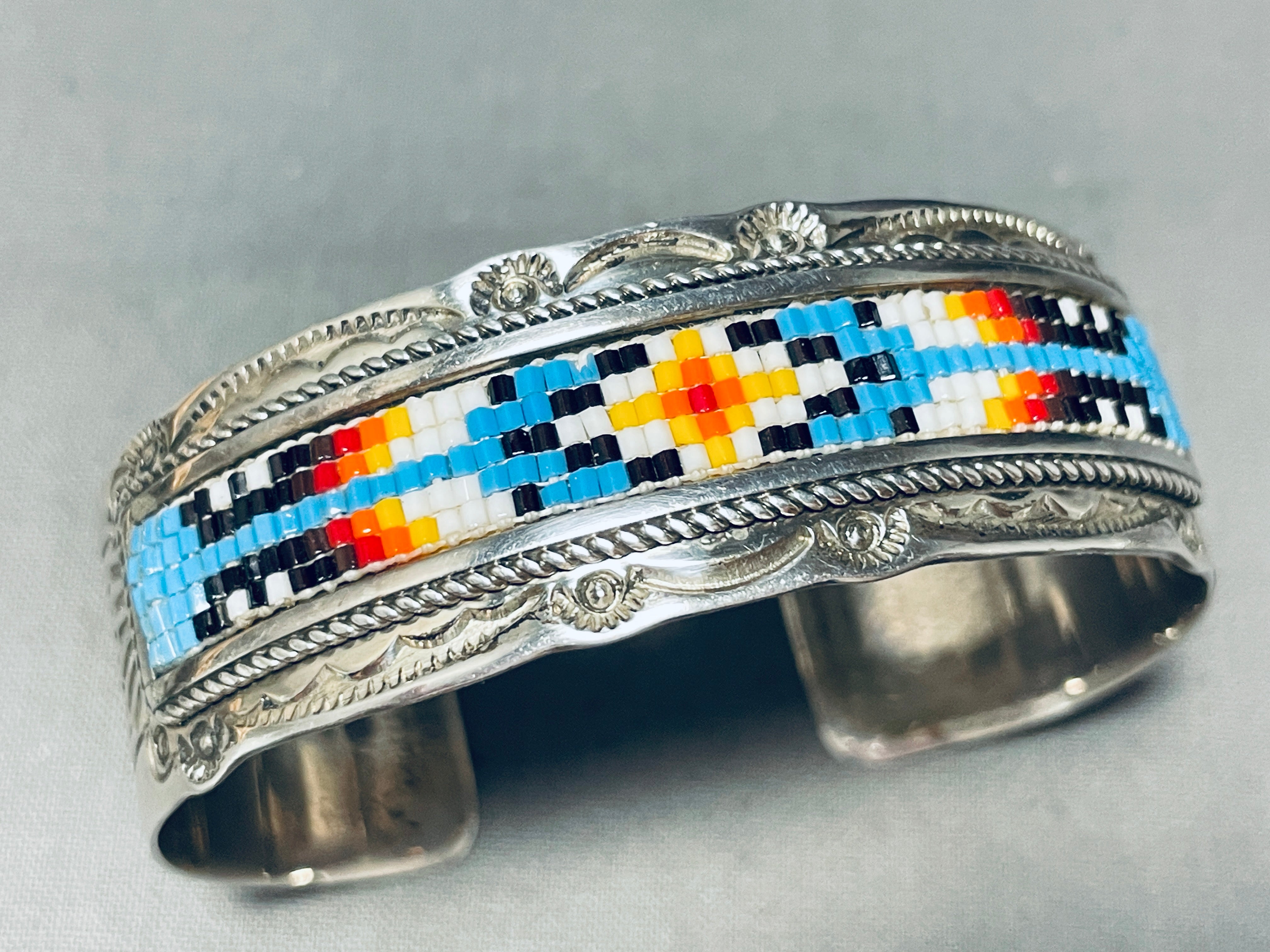 Detaile Dhand Beaded Vintage Native American Navajo Sterling