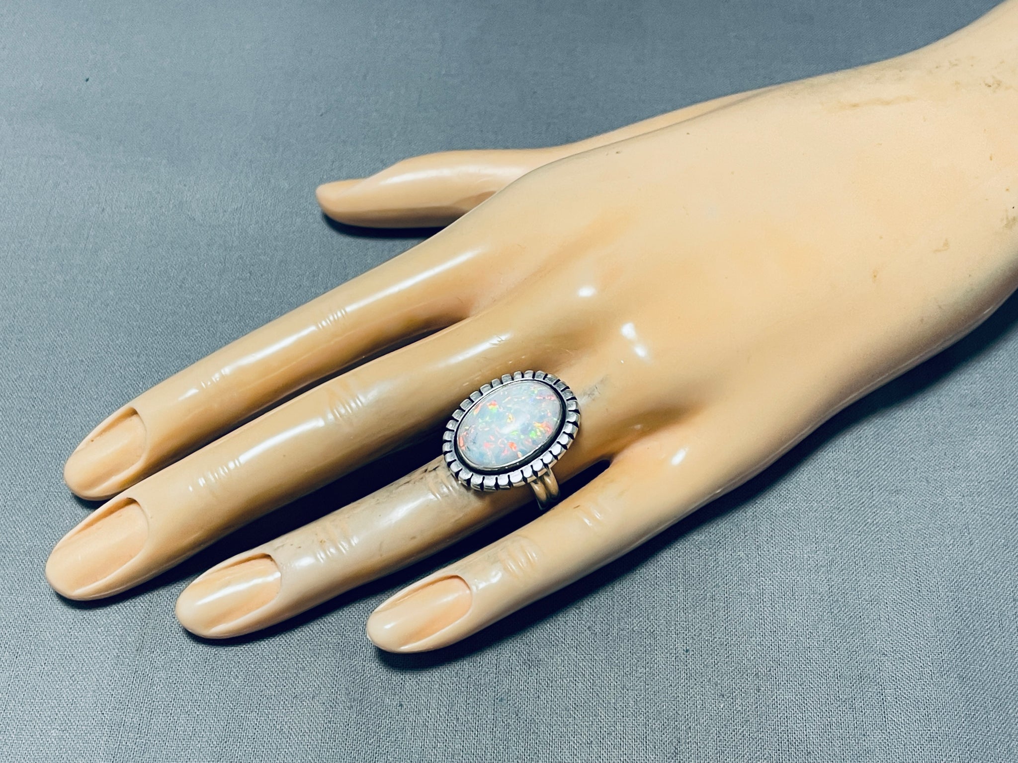 Classic Vintage Native American Navajo Opal Sterling Silver Ring 