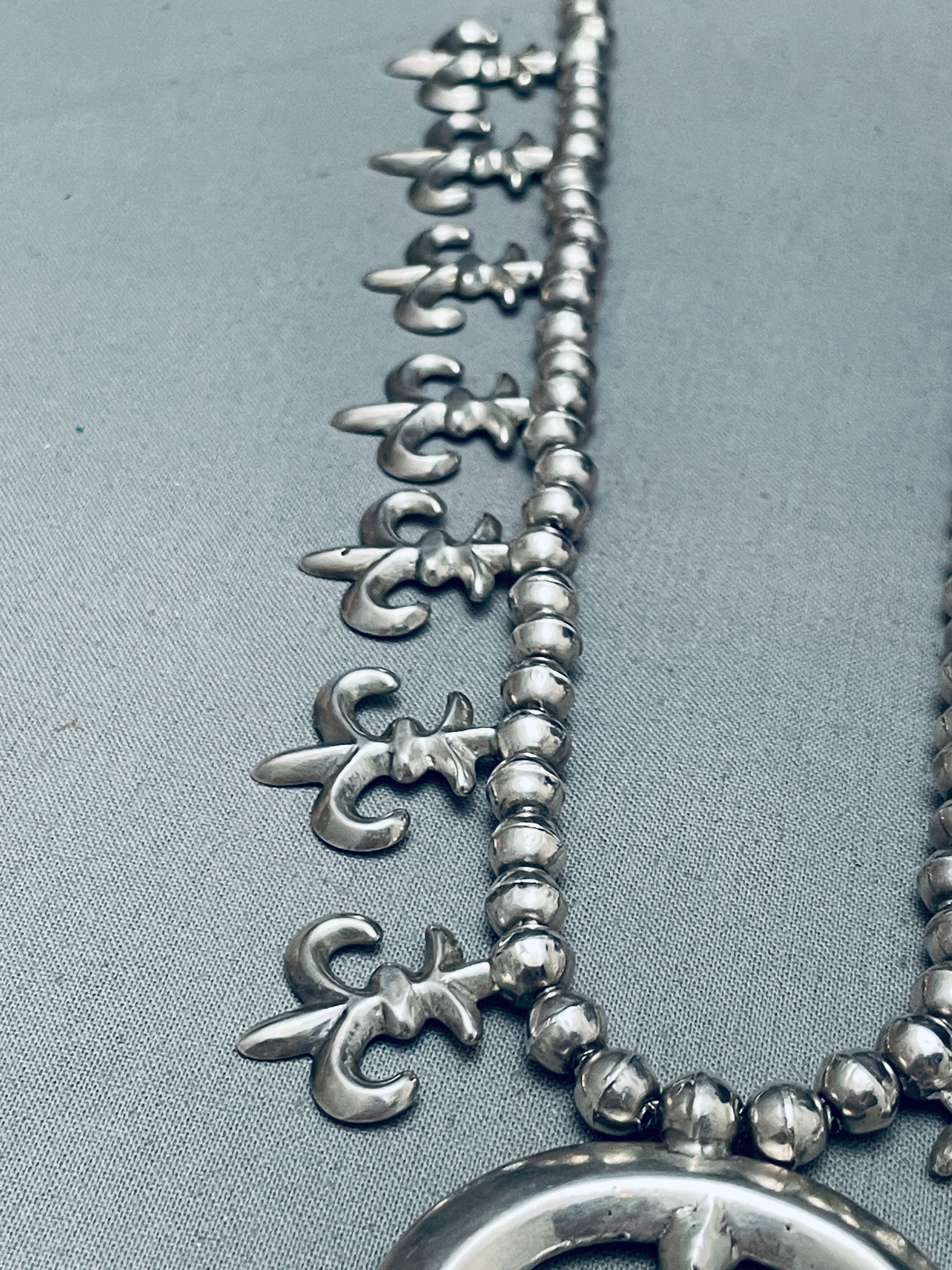 Gorgeous Vintage Native American Navajo Sterling Silver Naja