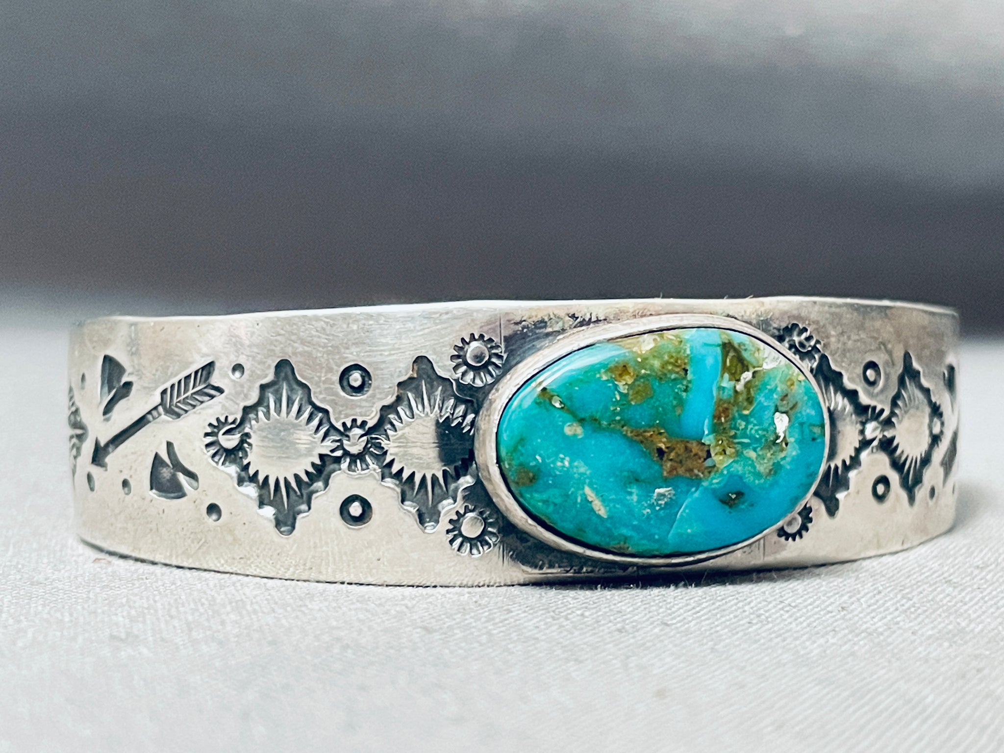 Jean Dale Vintage Native American Navajo Pilot Mountain Turquoise