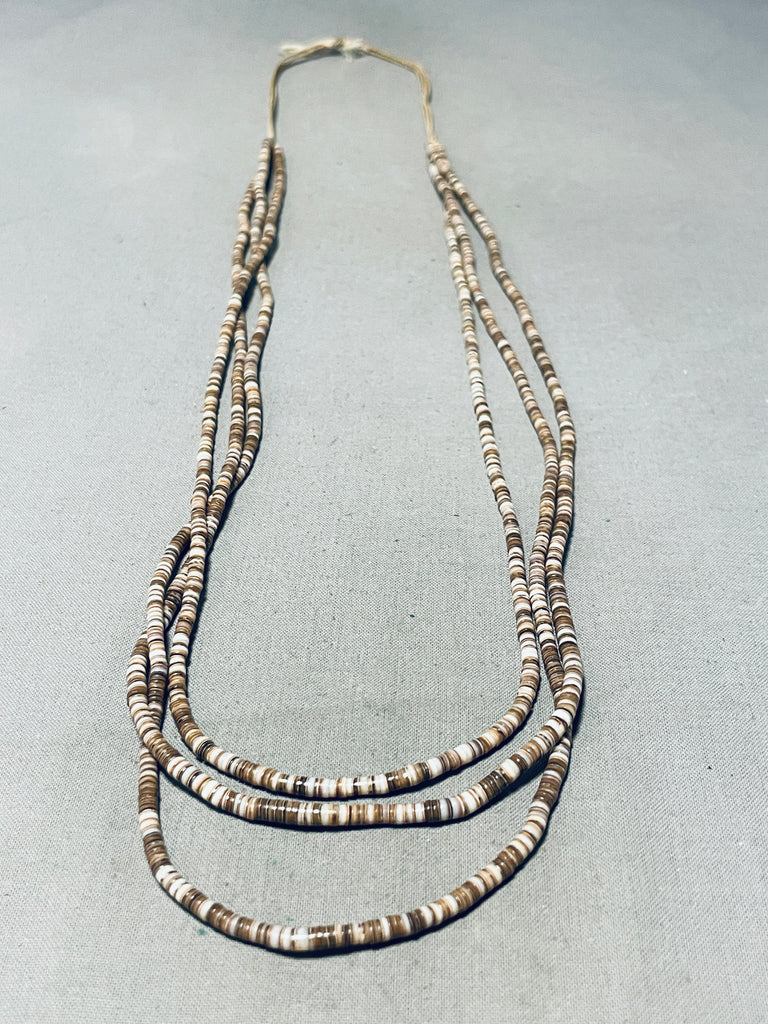 Native American Remarkable Vintage Santo Domingo Shell Necklace
