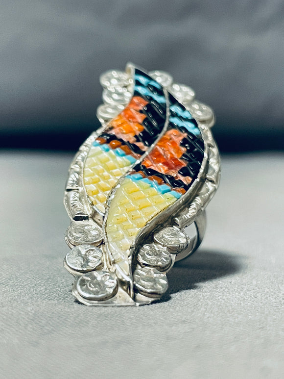 Fascinating Vintage Signed Native American Zuni Inlay Textured Jet Coral Silver Feathers Ring