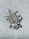 Alluring Native American Navajo Sterling Silver Toad Ring-Nativo Arts