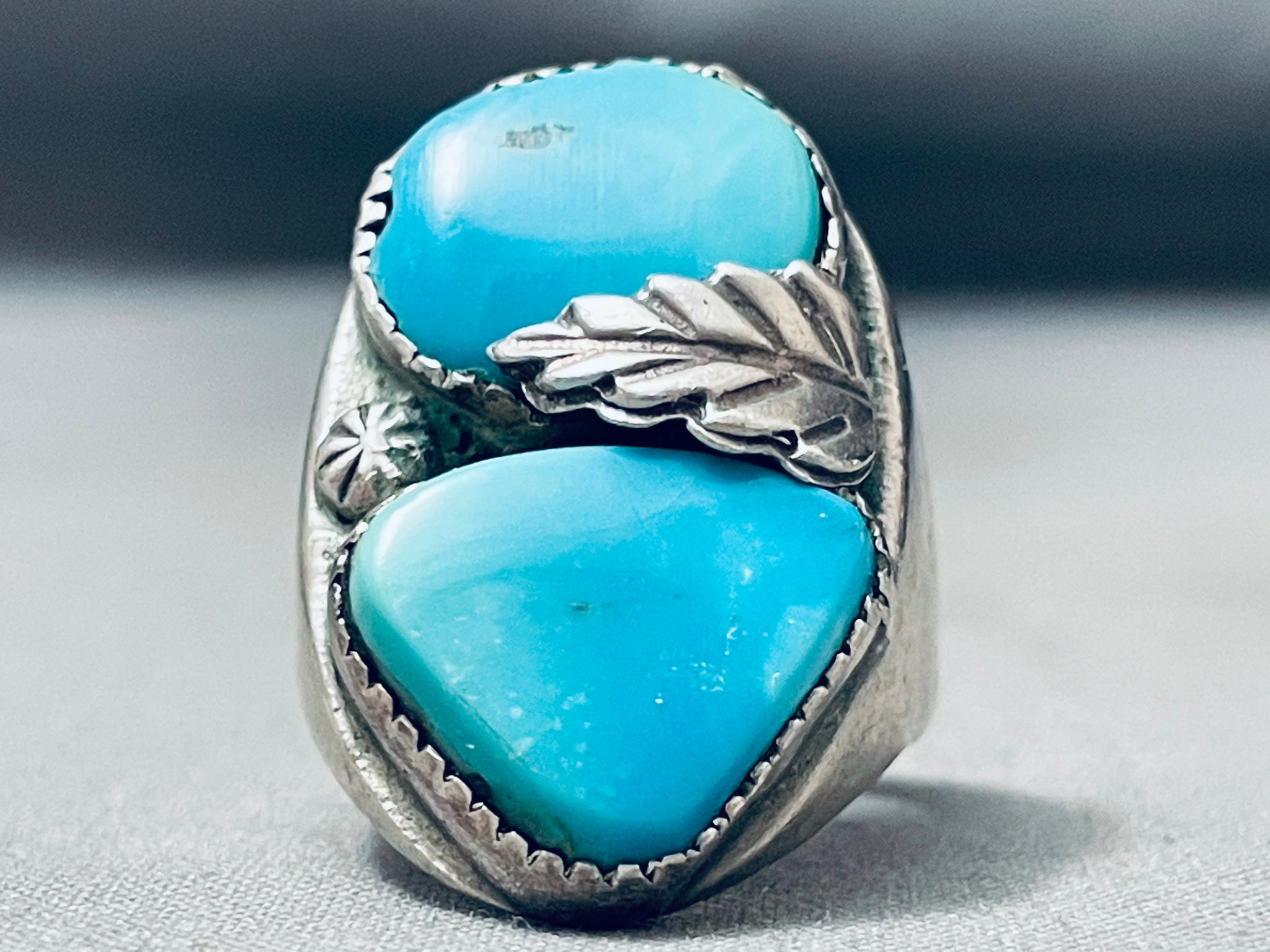 HEAVY TALL VINTAGE NAVAJO TURQUOISE STERLING SILVER LEAF RING