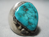 Striking Vintage Native American Navajo Old Kingman Turquoise Sterling Silver Ring Old-Nativo Arts