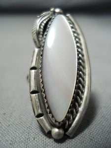 Stunning Vintage Native American Navajo Pearl Sterling Silver Leaf Ring Old-Nativo Arts