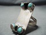 Eyecatching Vintage Native American Navajo Old Kingman Turquoise Sterling Silver Ring Old-Nativo Arts