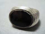 Striking Vintage Native American Navajo Onyx Sterling Silver Ring Old-Nativo Arts