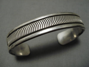 Hand Woven Reversible Bracelet (B601G)