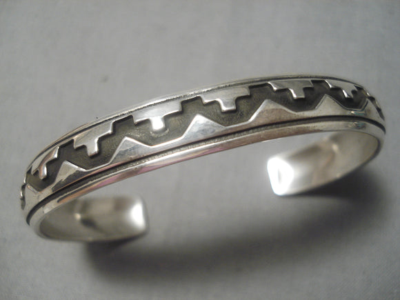 Authentic Vintage Native American Navajo Thomas Singer Sterling Silver Bracelet Old-Nativo Arts