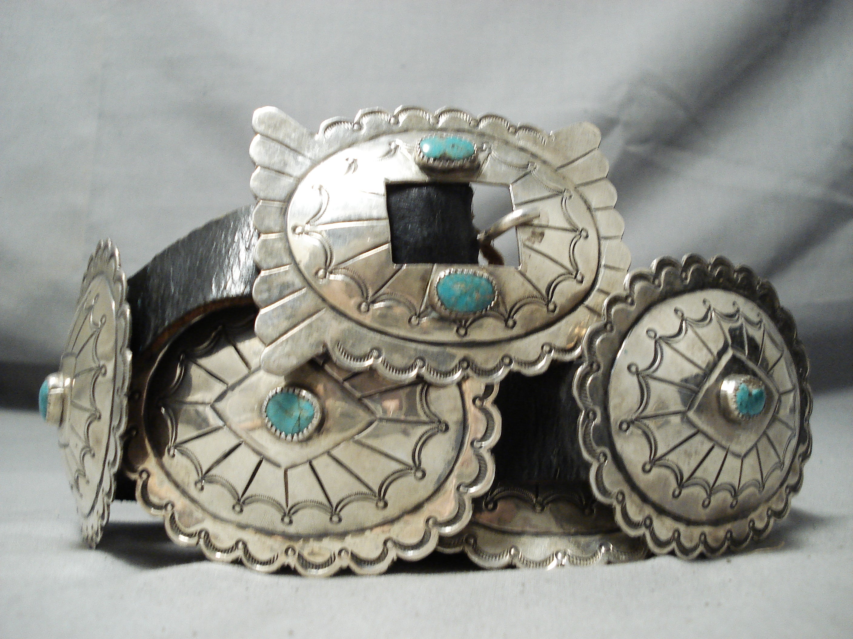 39e6b422-a36c-54ce-9806-  display picture 2