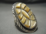 Wonderful Detailed Vintage Native American Navajo Zuni Shell Sterling Silver Ring Old-Nativo Arts