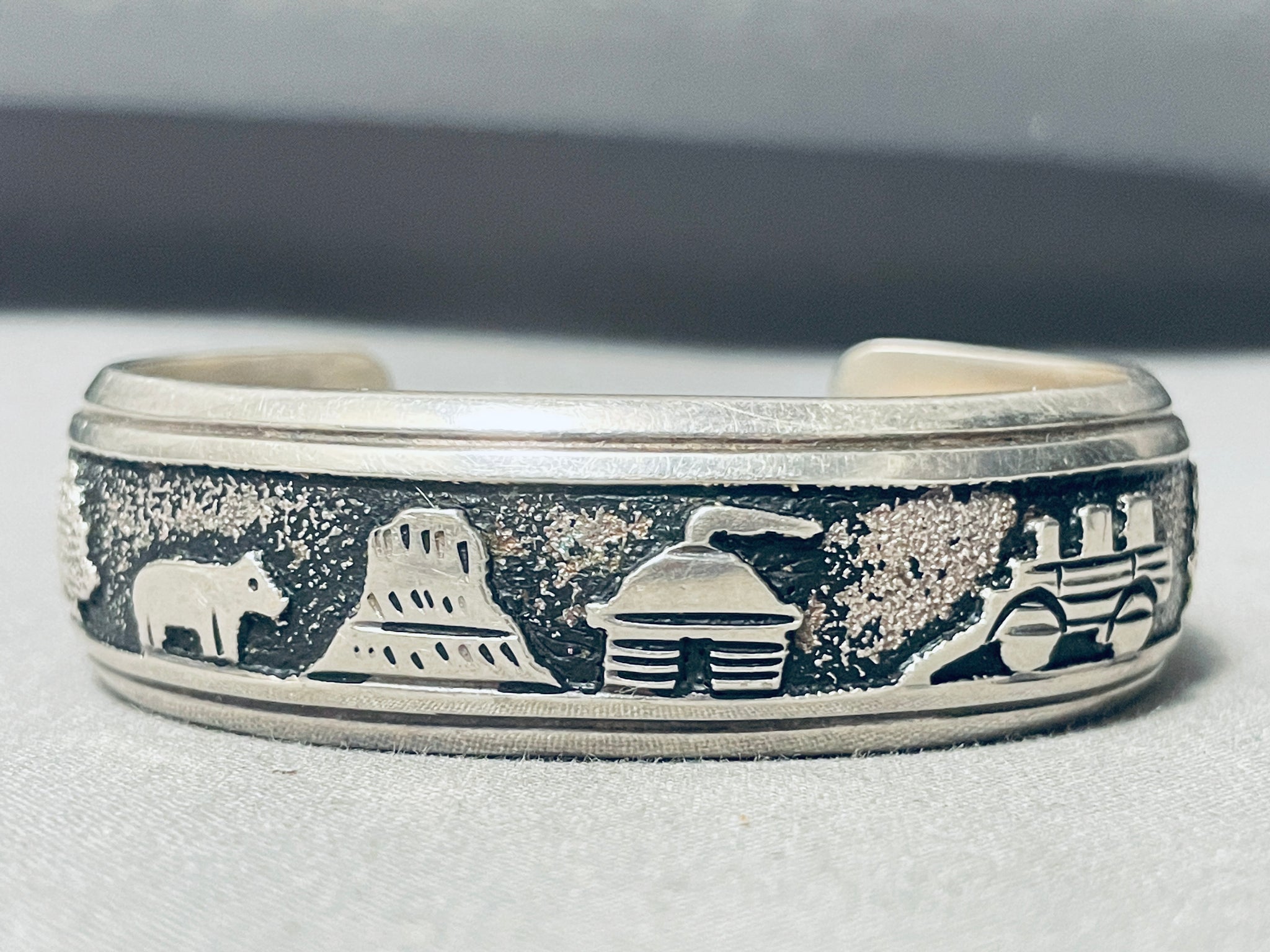 Authentic Vintage Native American Navajo Thomas Singer Sterling