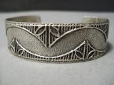 Wonderful Vintage Santo Domingo Sterling Silver Native American Bracelet Old-Nativo Arts