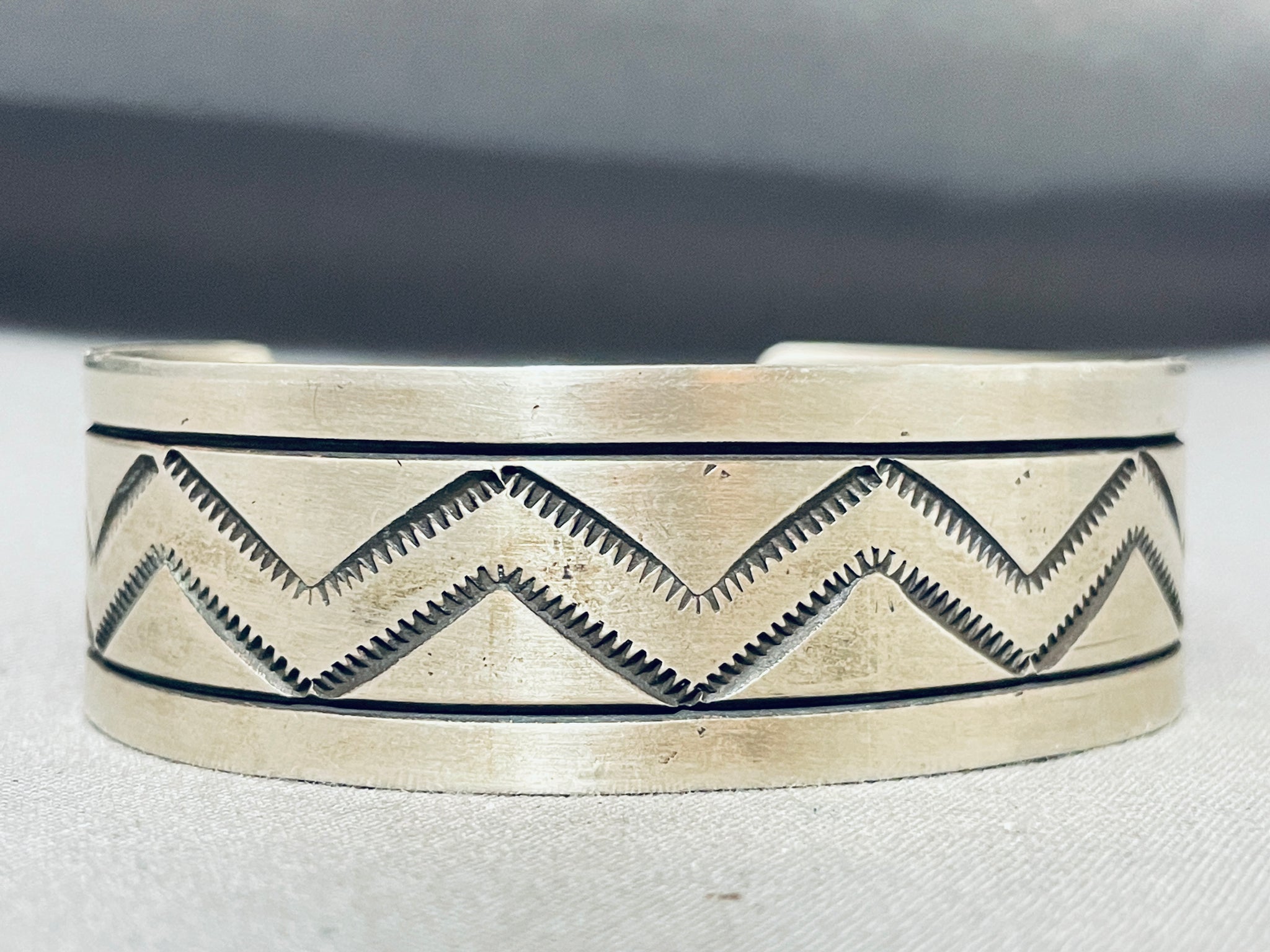 専用　SILVER925 NAVAJO TRIBAL BRACELET/ブレス Fabulous Zig Zag Native American Navajo Sterlng Silver Bracelet