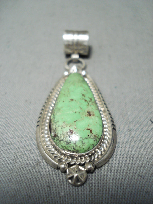 Spectacular Vintage Native American Navajo Gaspeite Sterling Silver Pe ...