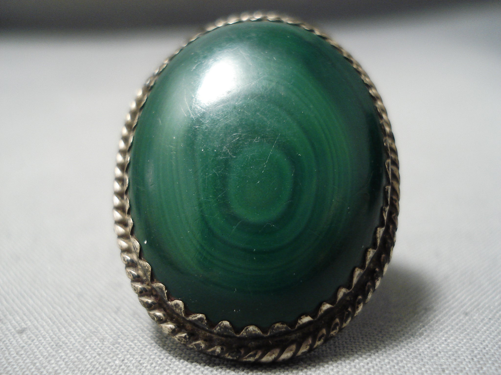 Antique sold sterling size 6 Navajo malachite ring