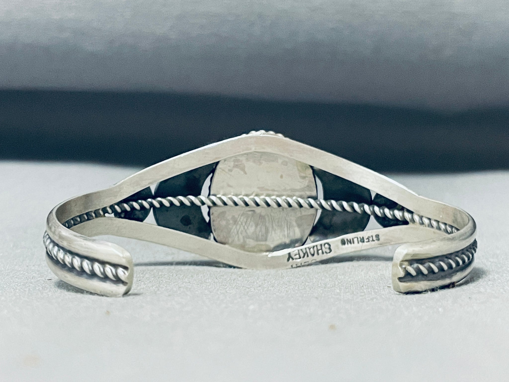 NAVAJO／ROBERT SHAKEY／ホワイトバッファロー／sterling Robert Shakey Native American Navajo White Buffalo Sterling Silver