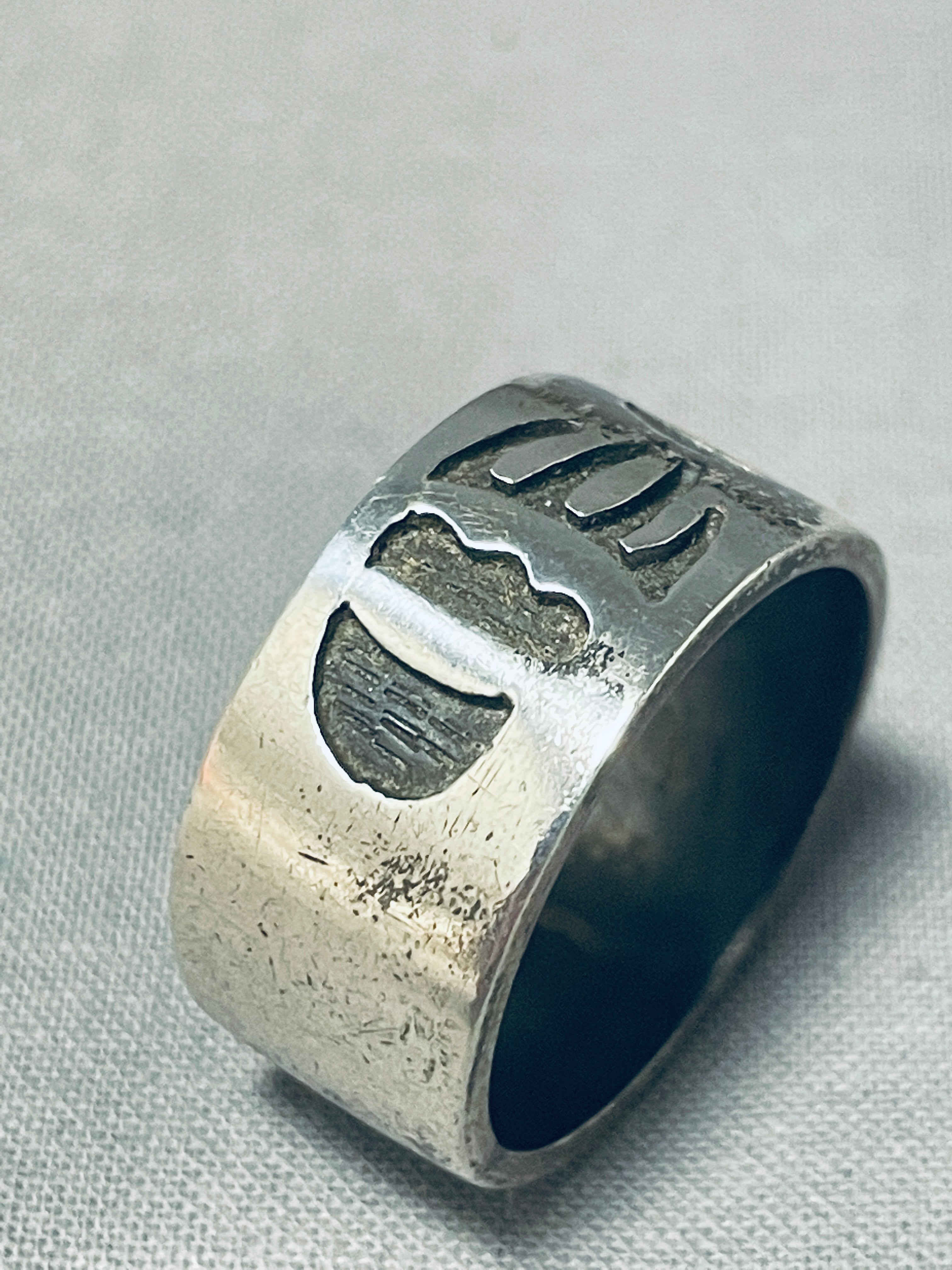 Astounding Vintage Native American Hopi Sterling Silver Band Ring