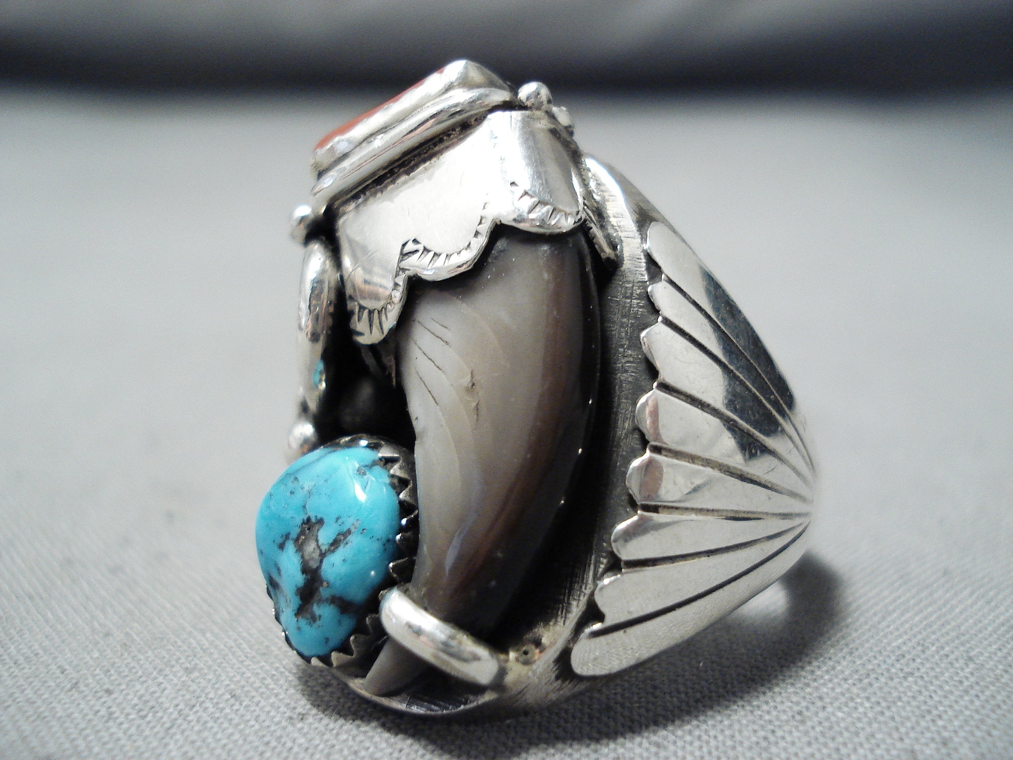 Huge VTG Sterling Silver Turquoise MOP Bear newest Claw Ring Sz 7.25