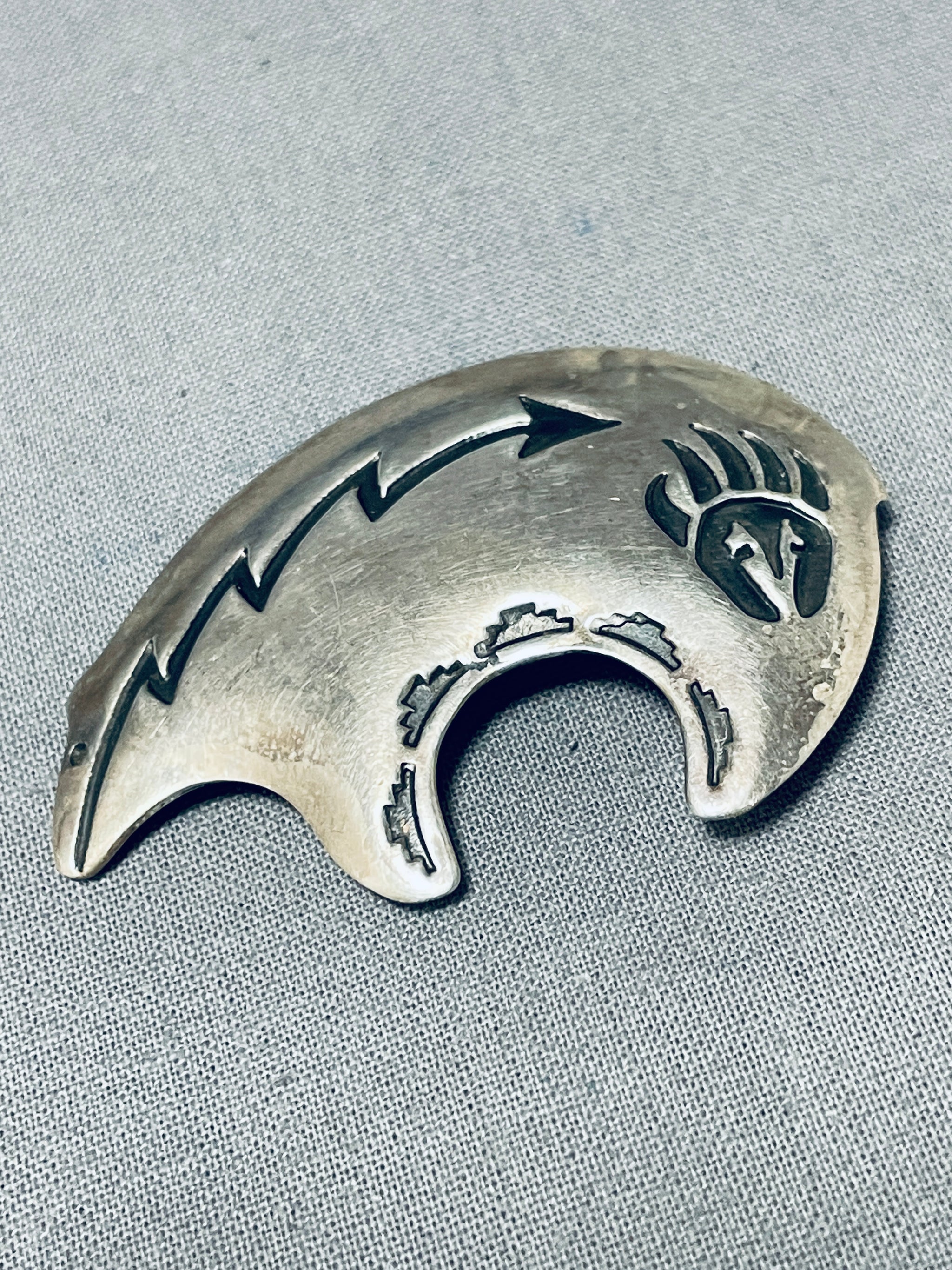 Fabulous Vintage Native American Navajo Sterling Silver Handcarved