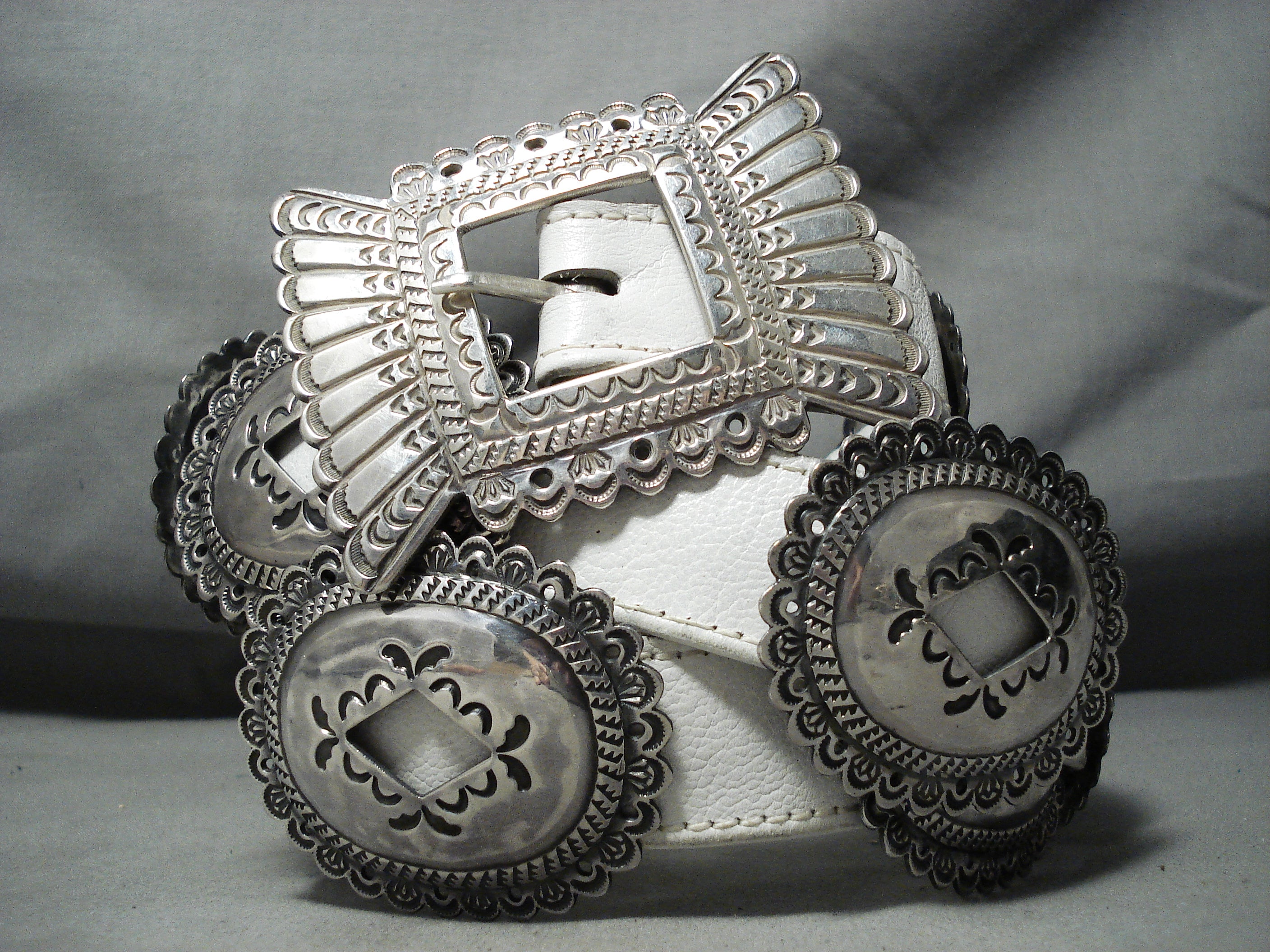 Vintage Women concho Style Native American Belt western silver Vintage Silver-tone Concho Belt - 1990s Retro Southwestern  main image 2