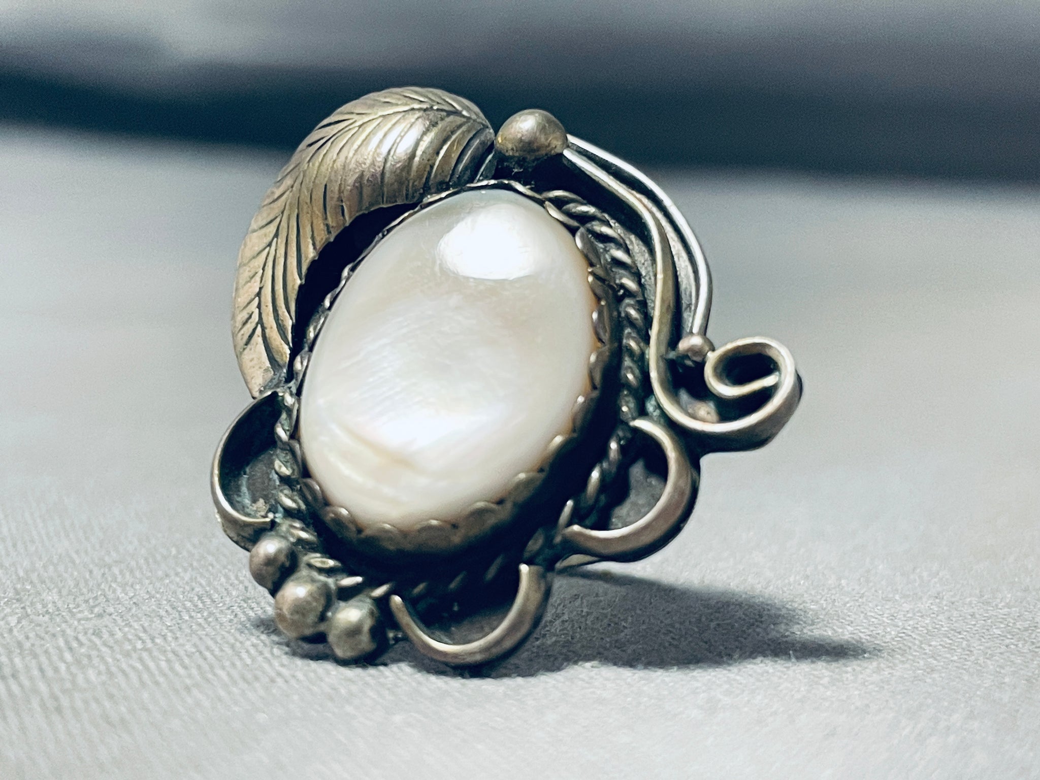 Pretty Vintage Native American Navajo Mother Of Pearl Sterling