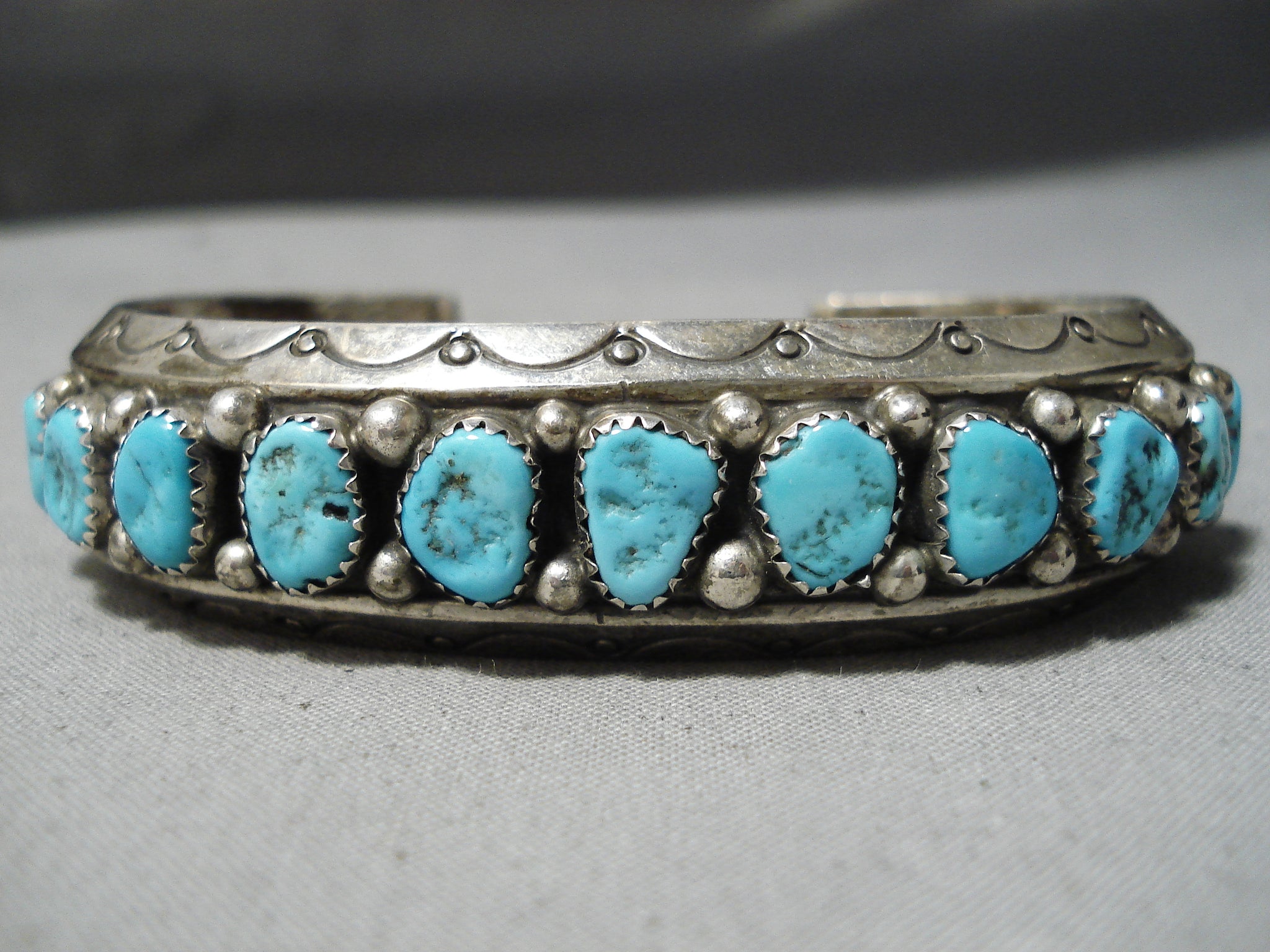 Navajo Sterling popular Silver Genuine Turquoise cuff bracelet, very attractive!