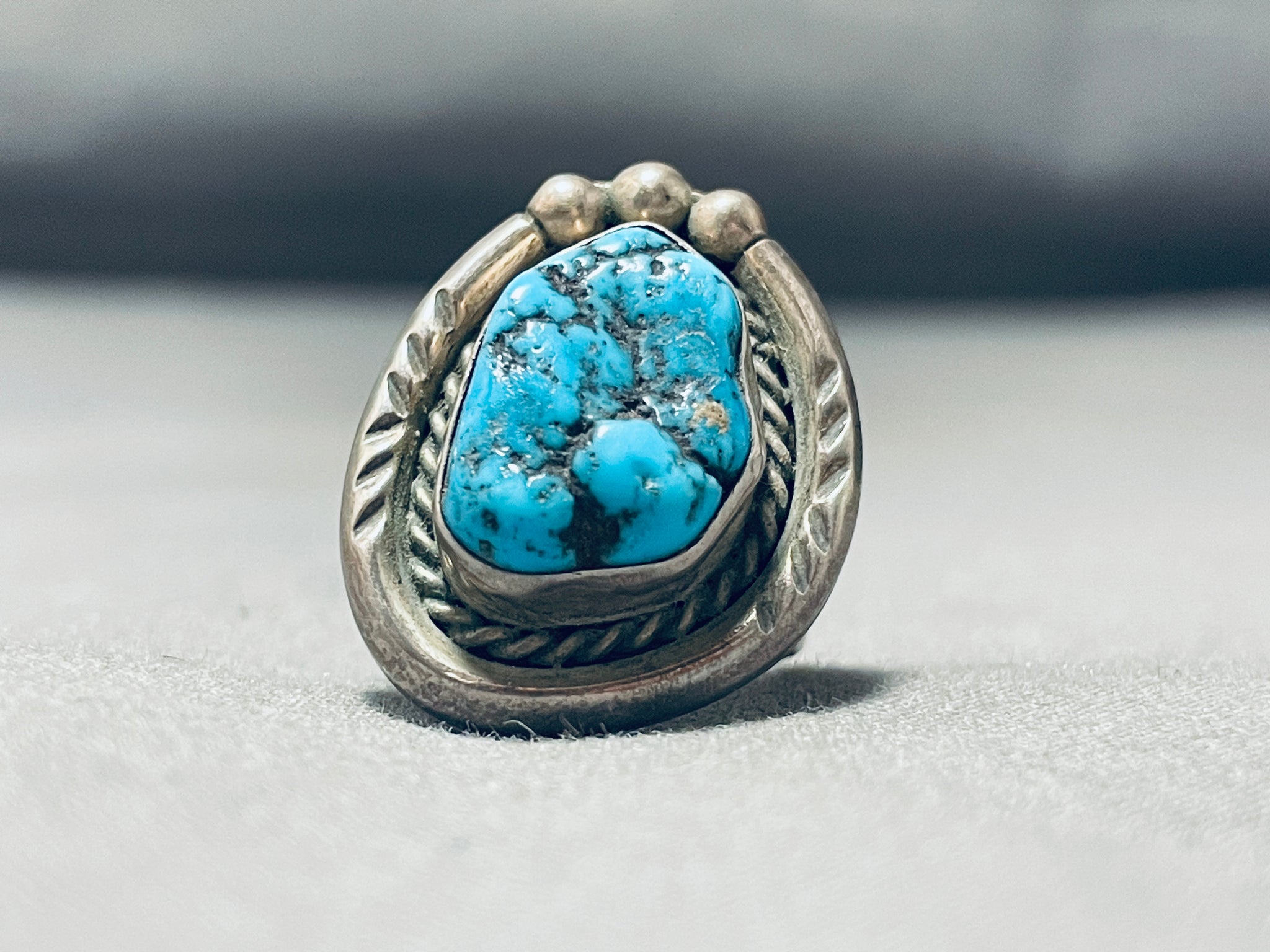 VINTAGE/NATIVE outlet Stamped 925, Ornate Turquoise Ring