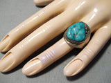 Striking Vintage Native American Navajo Old Kingman Turquoise Sterling Silver Ring Old-Nativo Arts
