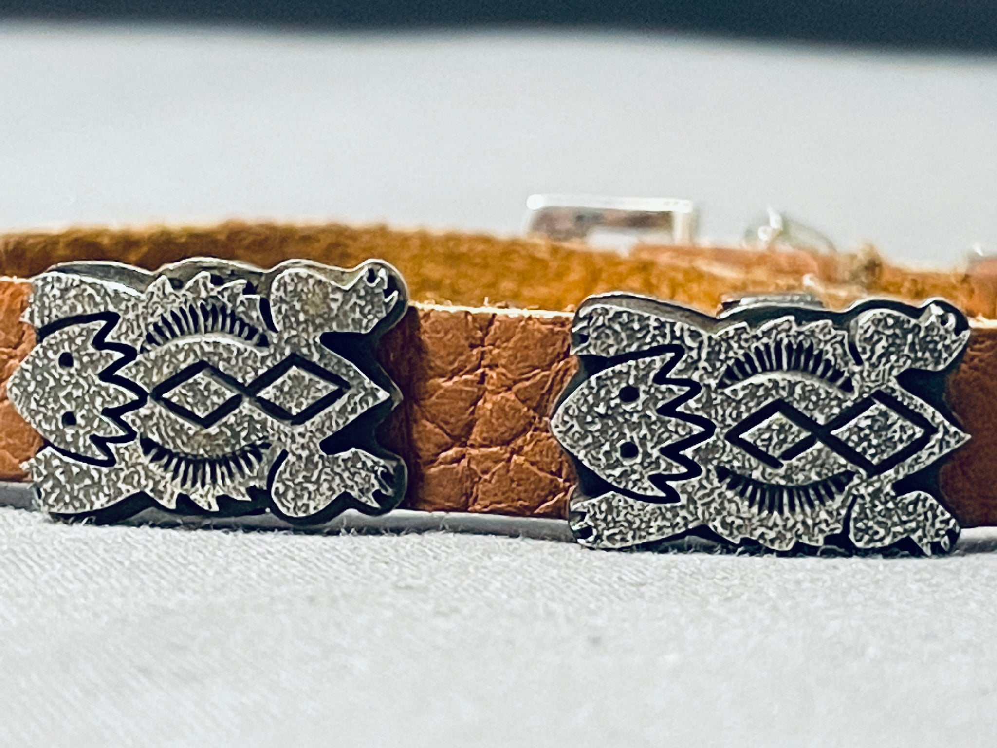More Upcycled Bracelets from Vintage Belts • Adirondack Girl @ Heart