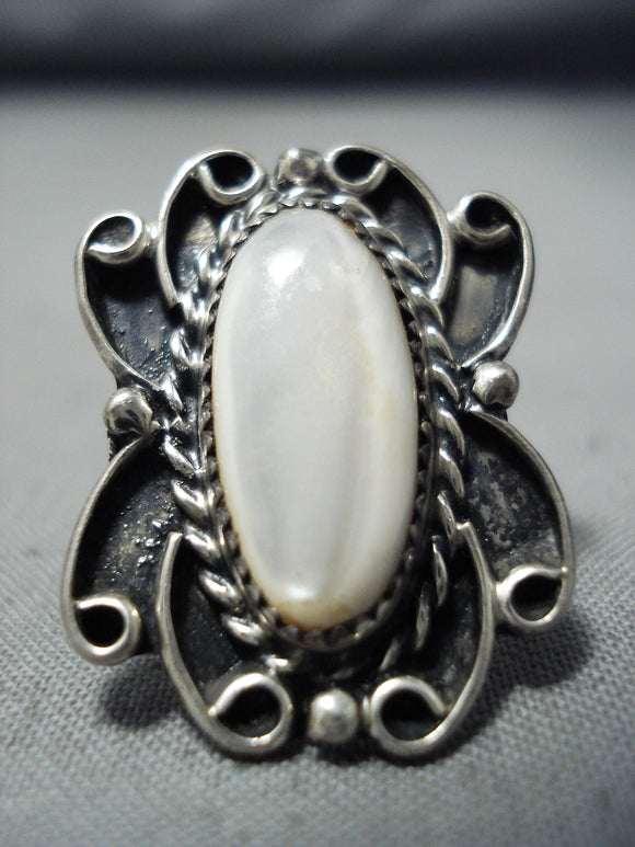 Beautiful Vintage Native American Navajo Mother Of Pearl Sterling Silver Ring Old-Nativo Arts