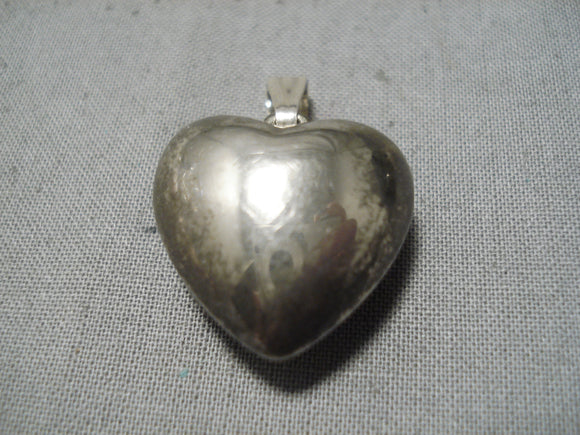 Exquisite Vintage Native American Navajo Sterling Silver Heart Pendant Old-Nativo Arts