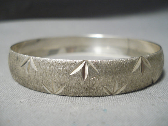 Exquisite Vintage Navajo Sterling Silver Bracelet Native American-Nativo Arts